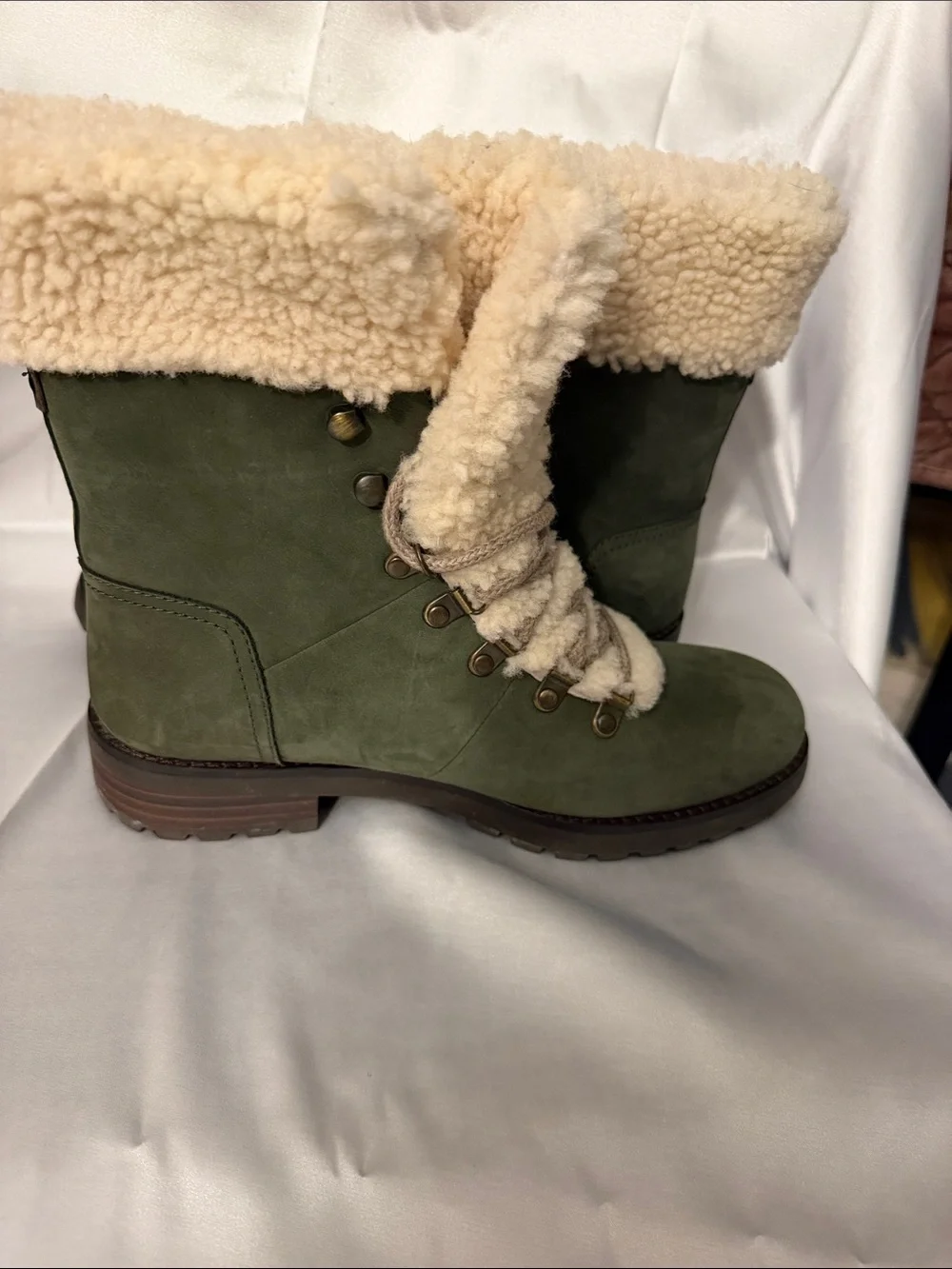 UGG lace up